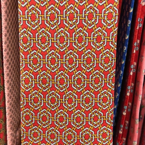 Hermès tie. Red, gold, and white. - Picture 3 of 7